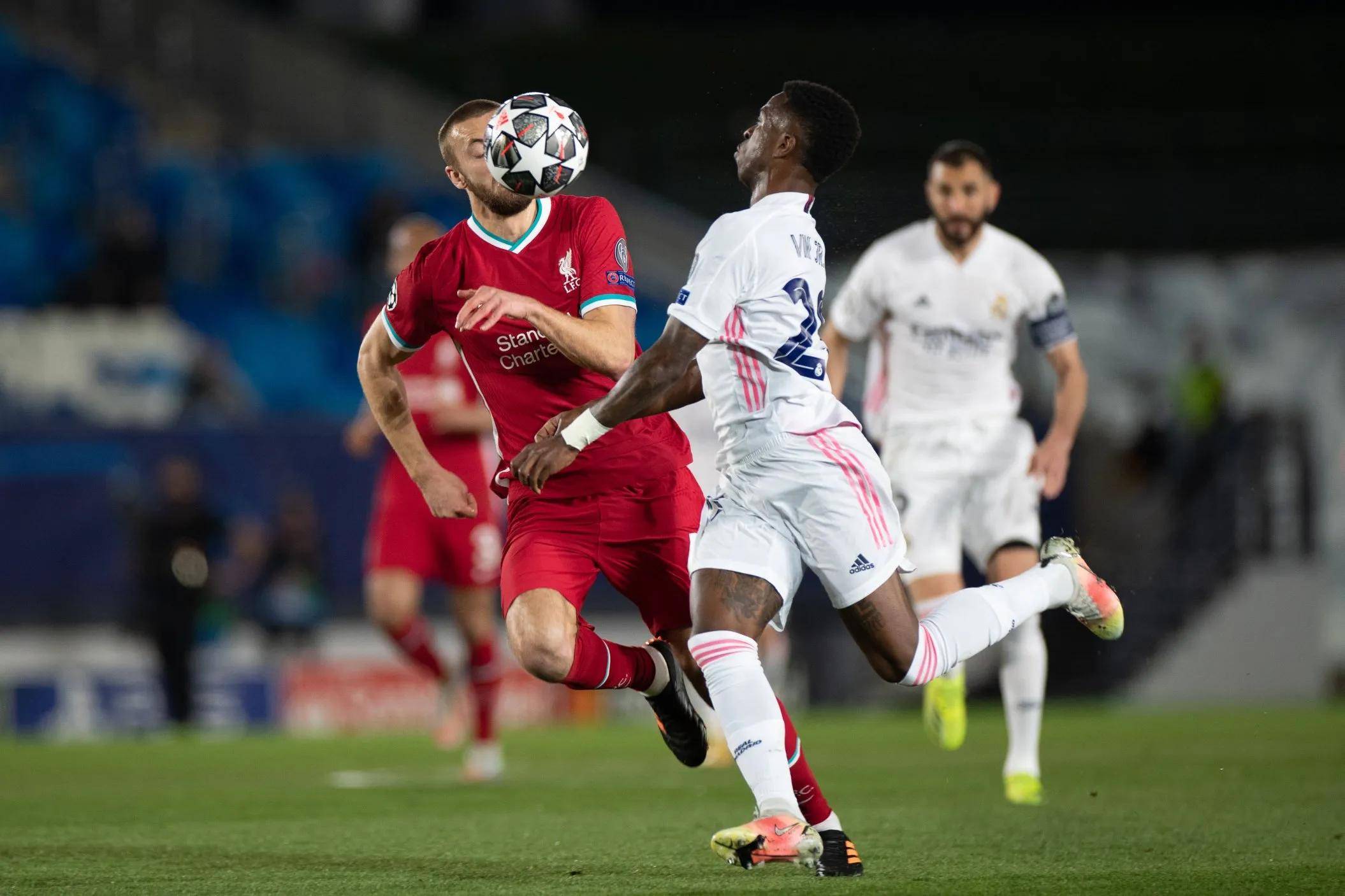 开云平台 -今晚欧超杯焦点战；马赛外线爆发；更衣室稳定；年轻球员得到机会(巴萨本菲卡比赛回放)